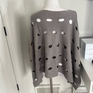 Kerisma Taupe Open-Knit Women's Poncho, excellent condition